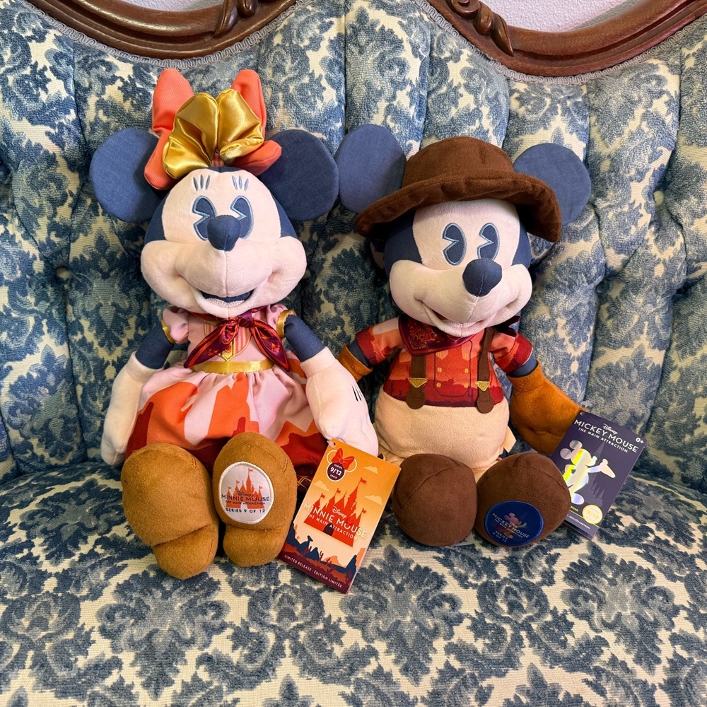 Main Attraction Mickey and Minnie Big Thunder Mountain Plush Set